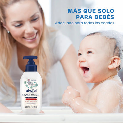 Bebé disfrutando del baño con el shampoo hipoalergénico Aiwibi sin irritar los ojos